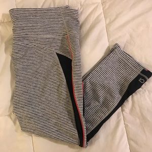 Gap Fit Womens Workout Capris - Large